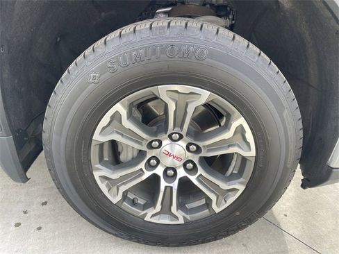 Used 2024 GMC Sierra 1500 SLT image 32