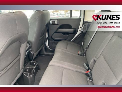 Used 2023 Jeep Wrangler Sahara image 24