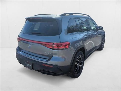 Used 2023 Mercedes-Benz EQB 300 4MATIC image 2