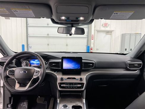 Used 2023 Ford Explorer XLT w/ Equipment Group 202A image 10