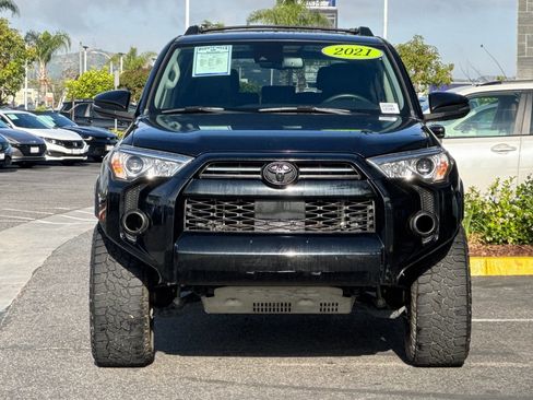 Used 2021 Toyota 4Runner SR5 Premium w/ Moonroof Package image 9