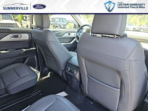 New 2026 Ford Explorer Active RWD image 13