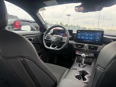 Used 2025 Ford Mustang Coupe RWD image 36