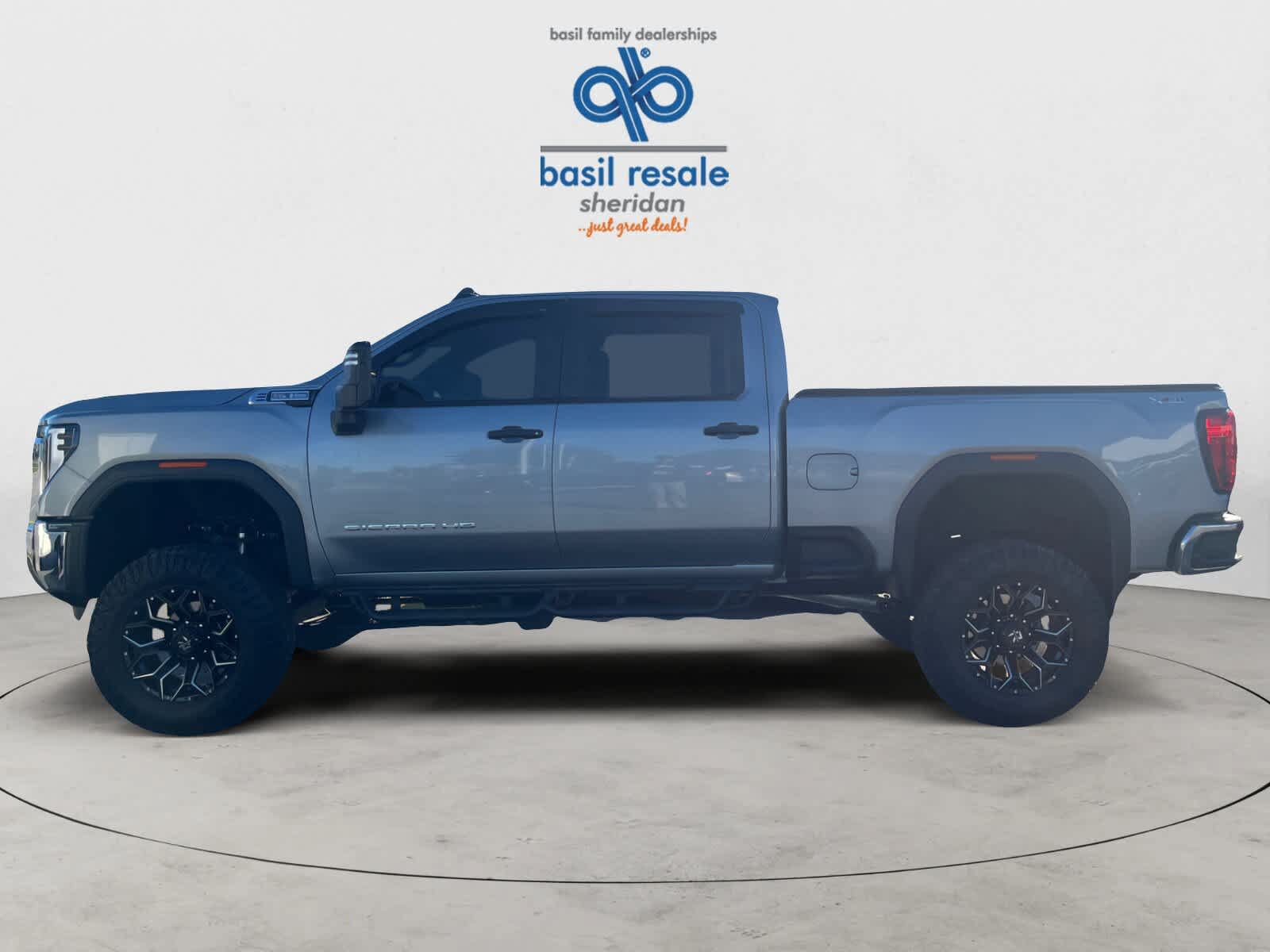 Used 2025 GMC Sierra 2500 Pro AWD/4WD image 2