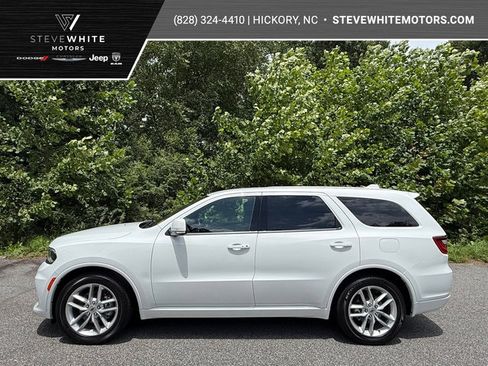 Used 2022 Dodge Durango GT RWD image 1
