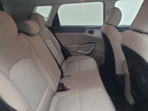 Used 2020 Kia Soul LX FWD image 19