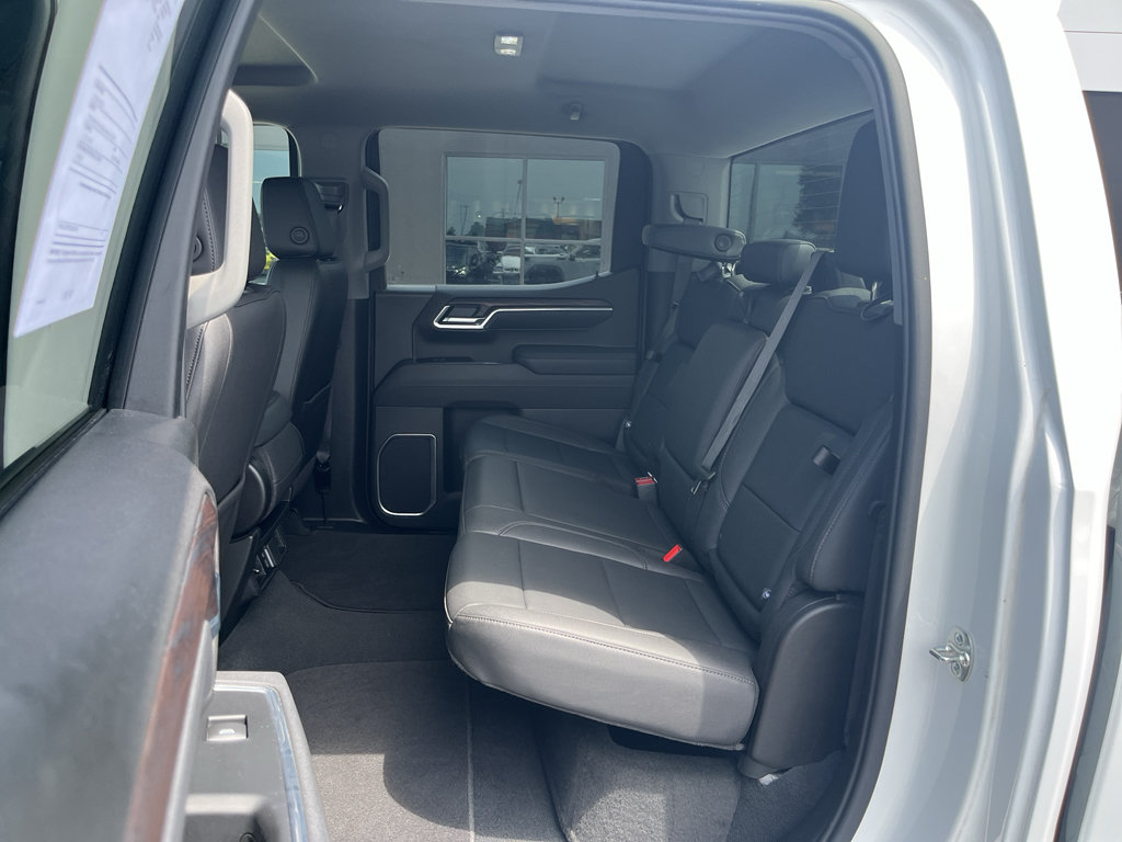 Used 2026 GMC Sierra 1500 SLT AWD/4WD image 32