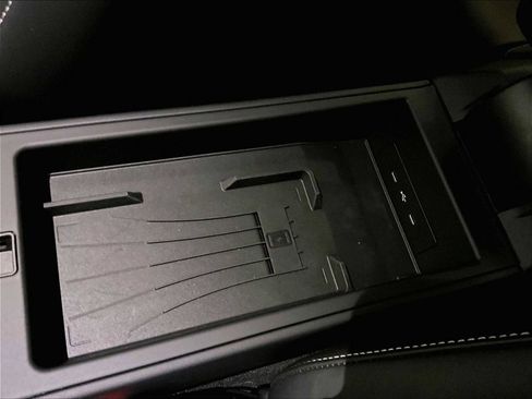 Used 2025 Porsche 911 Carrera image 29