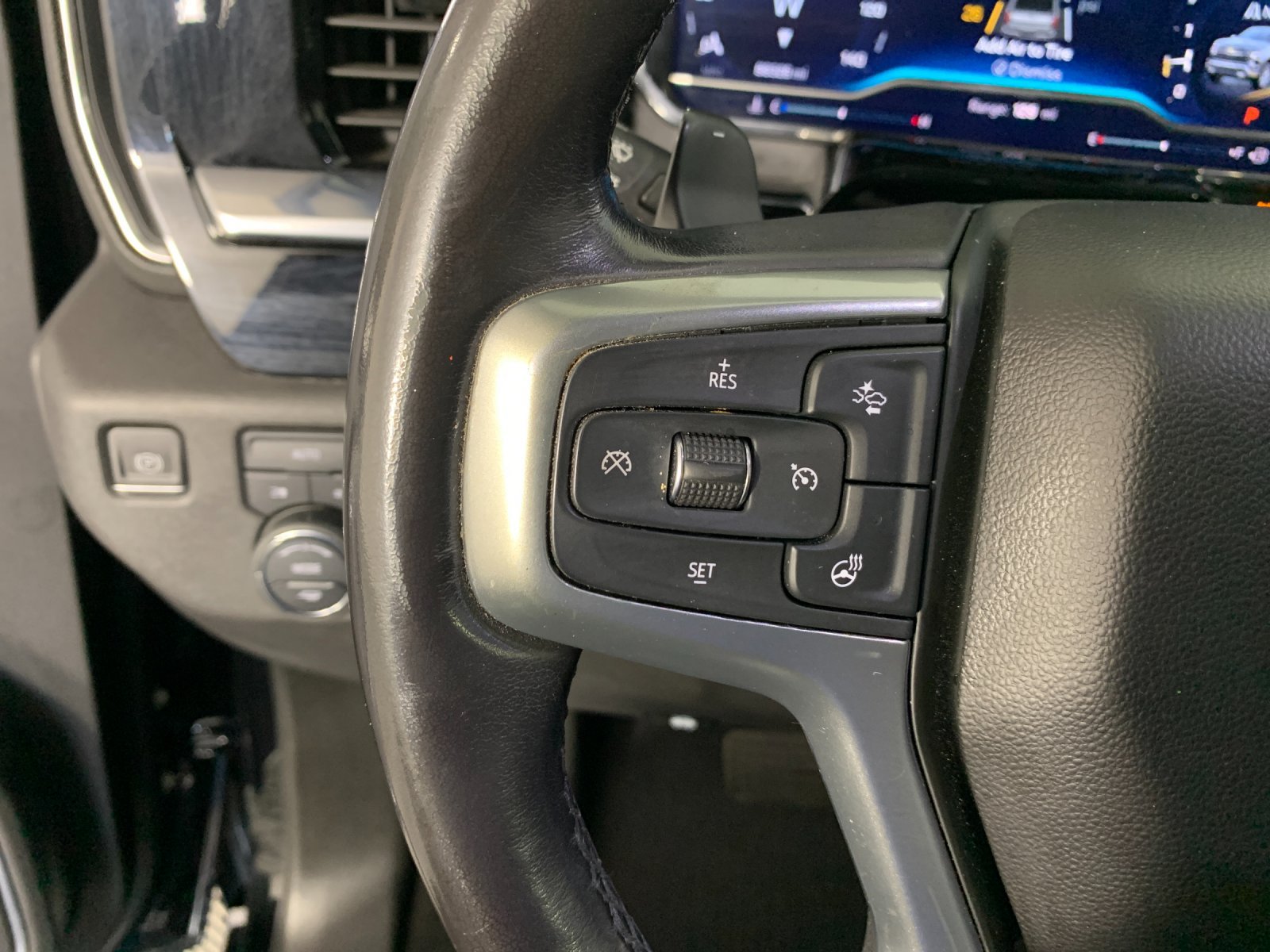 Used 2022 Chevrolet Silverado 1500 RST w/ Convenience Package II AWD/4WD image 18