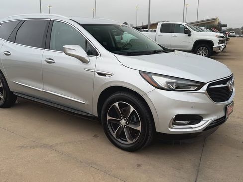 Used 2020 Buick Enclave Premium w/ LPO, Luxury Package image 3