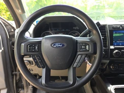 Used 2022 Ford F350 XLT w/ XLT Premium Package AWD/4WD image 8
