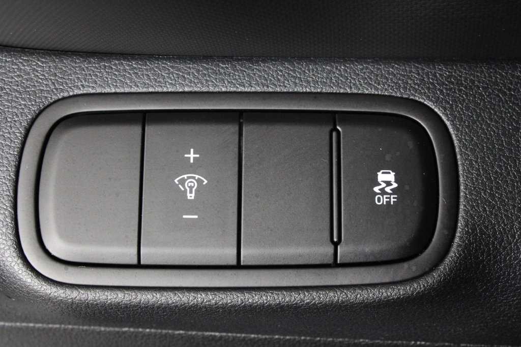 Certified 2026 Hyundai Venue SE FWD image 24