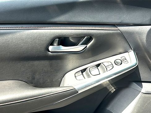 Used 2025 Nissan Sentra SR w/ Midnight Edition FWD image 16