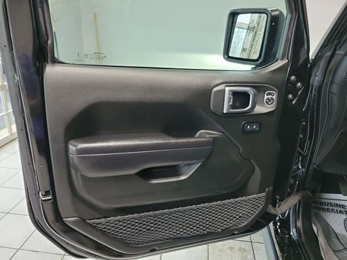 Used 2024 Jeep Wrangler Unlimited Rubicon 4xe AWD/4WD image 43