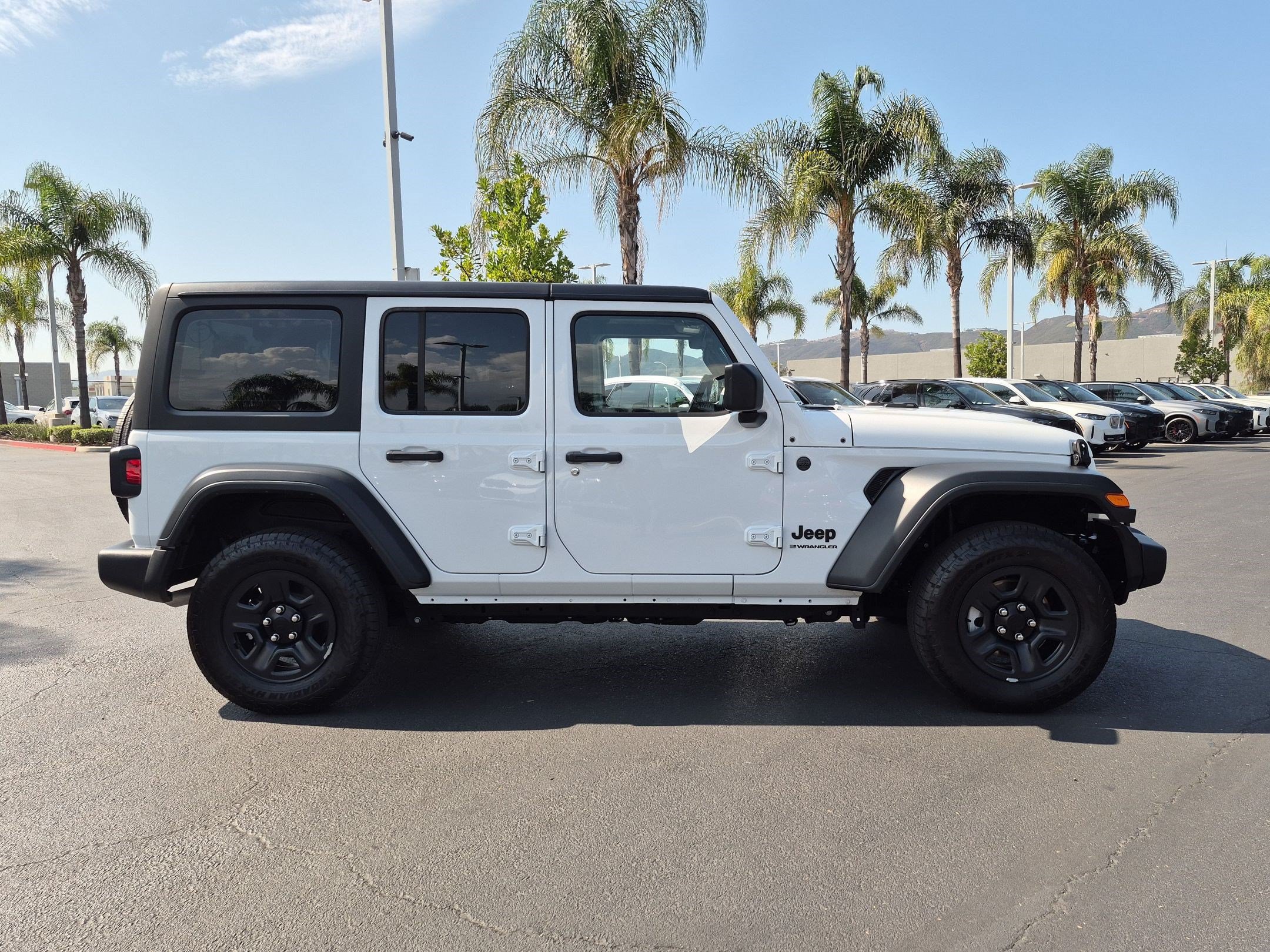 Used 2025 Jeep Wrangler Unlimited Sport AWD/4WD image 11