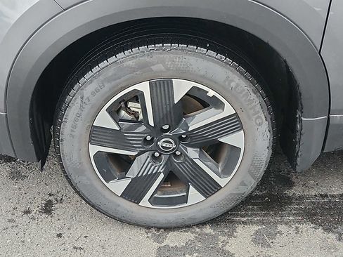 Certified 2025 Nissan Kicks SV w/ Illumination Package image 8