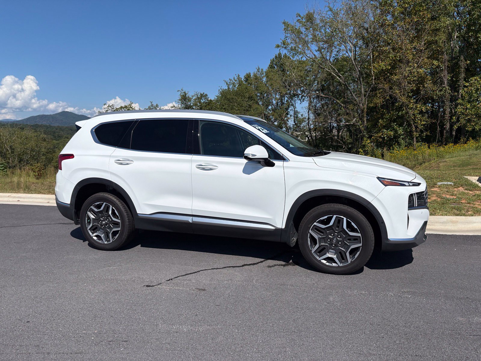 Used 2023 Hyundai Santa Fe Limited AWD/4WD image 7
