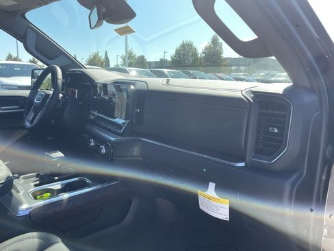 New 2026 GMC Sierra 1500 SLT w/ SLT Premium Package image 32