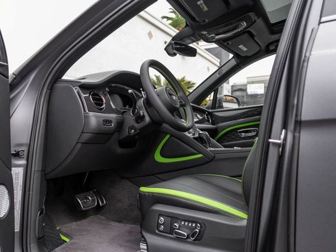 New 2026 Bentley Bentayga Speed AWD/4WD image 2