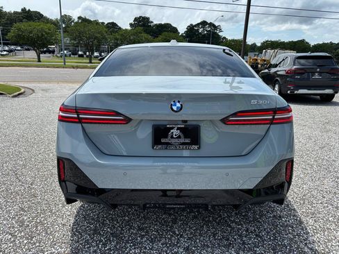 Used 2026 BMW 530i w/ M Sport Package RWD image 4
