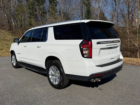 Used 2023 Chevrolet Suburban Premier image 8