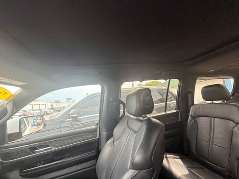 Used 2022 Jeep Wagoneer Series III w/ Premium Group I RWD image 43