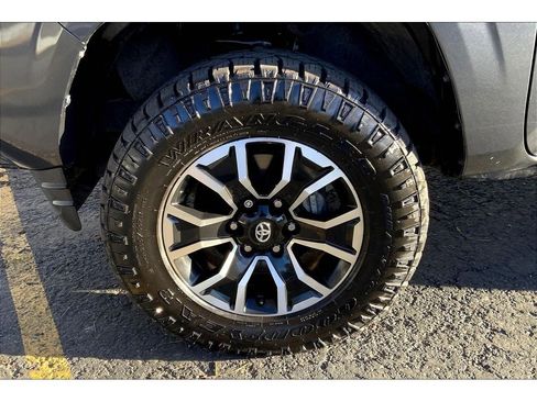 Used 2022 Toyota Tacoma SR image 10