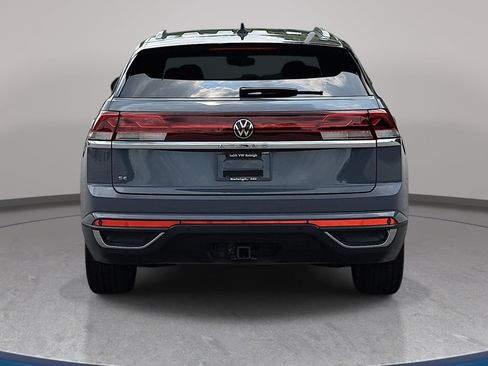 Used 2024 Volkswagen Atlas Cross Sport SE FWD image 6