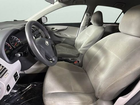 Used 2013 Toyota Corolla L image 17