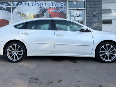 Used 2015 Toyota Avalon XLE Touring FWD image 2