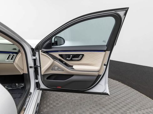 Used 2025 Mercedes-Benz S 580 4MATIC Sedan image 38