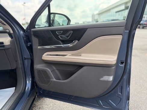 Used 2022 Lincoln Corsair AWD w/ Premium Package image 19