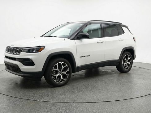 Used 2025 Jeep Compass Limited image 2