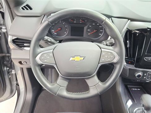 Used 2023 Chevrolet Traverse LT image 27