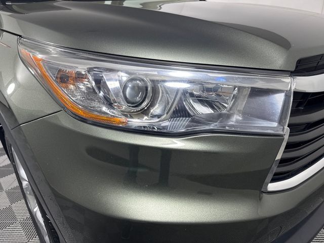 Used 2016 Toyota Highlander Limited Platinum AWD/4WD image 12