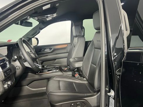 Used 2025 GMC Yukon Denali image 24