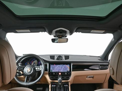 Certified 2026 Porsche Macan image 18