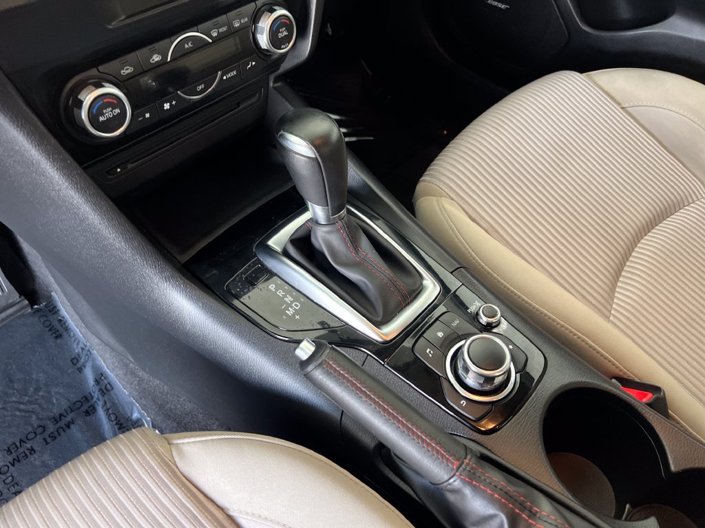 Used 2014 MAZDA MAZDA3 i Touring w/ Technology Package FWD image 25