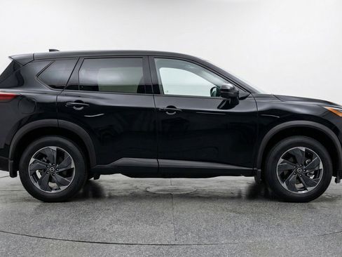 Used 2025 Nissan Rogue SV FWD image 11