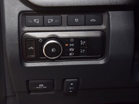 Used 2024 Ford F250 Platinum image 32