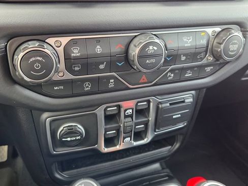 New 2026 Jeep Wrangler Sahara AWD/4WD image 18