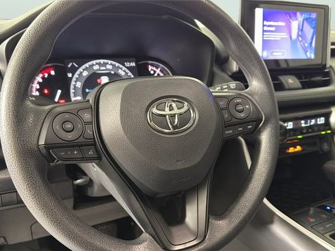 Used 2025 Toyota RAV4 XLE w/ Convenience Package FWD image 24