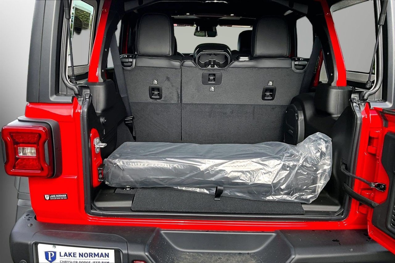New 2027 Jeep Wrangler Unlimited Rubicon 392 AWD/4WD image 21
