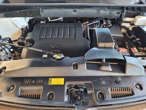 Used 2014 Toyota Highlander Plus FWD image 34