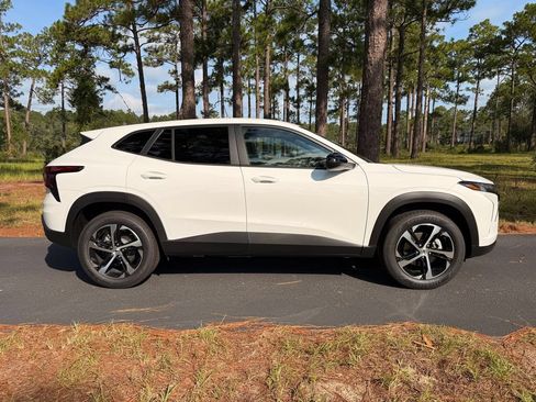 New 2026 Chevrolet Trax RS FWD image 6