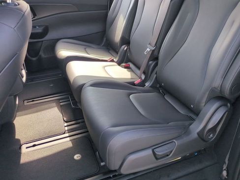 New 2026 Kia Carnival SX FWD image 25