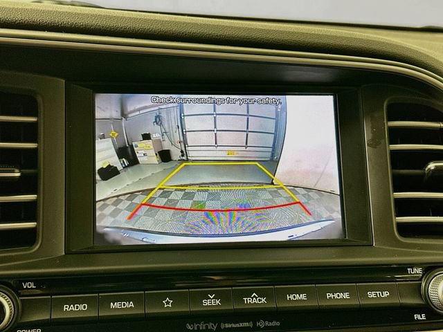 Used 2020 Hyundai Elantra Limited FWD image 17
