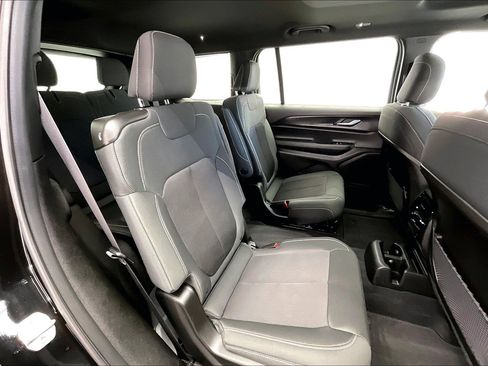 Used 2025 Jeep Grand Cherokee L Laredo w/ Luxury Tech Group I AWD/4WD image 18