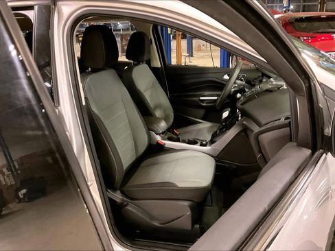 Used 2016 Ford Escape SE image 9