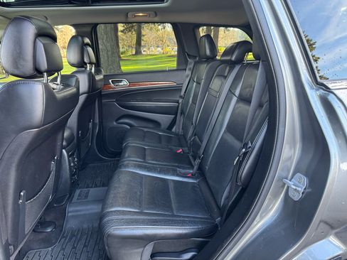 Used 2011 Jeep Grand Cherokee Limited w/ Luxury Group II image 12
